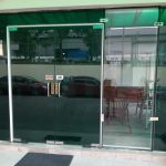 frameless glass door