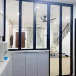 FOLDING DOOR