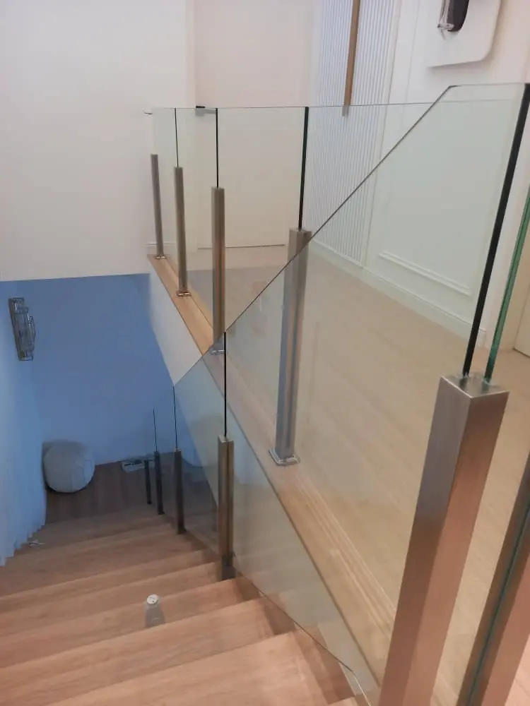 GLASS RAILING